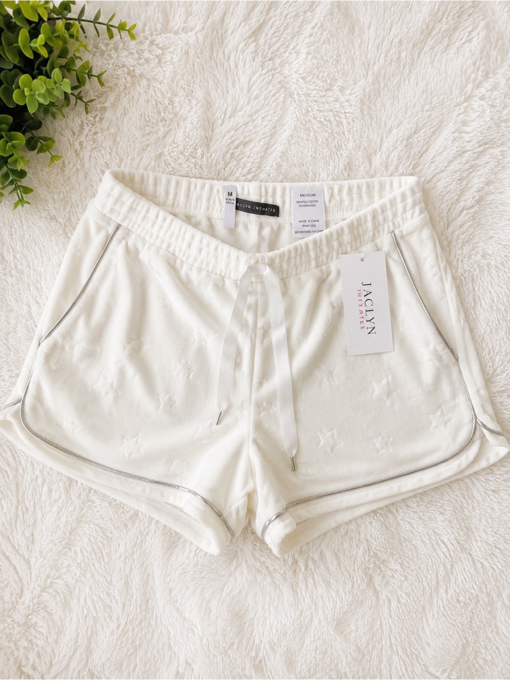NWT Jaclyn Intimates White Velour Star Lounge Shorts Size Medium Pajama